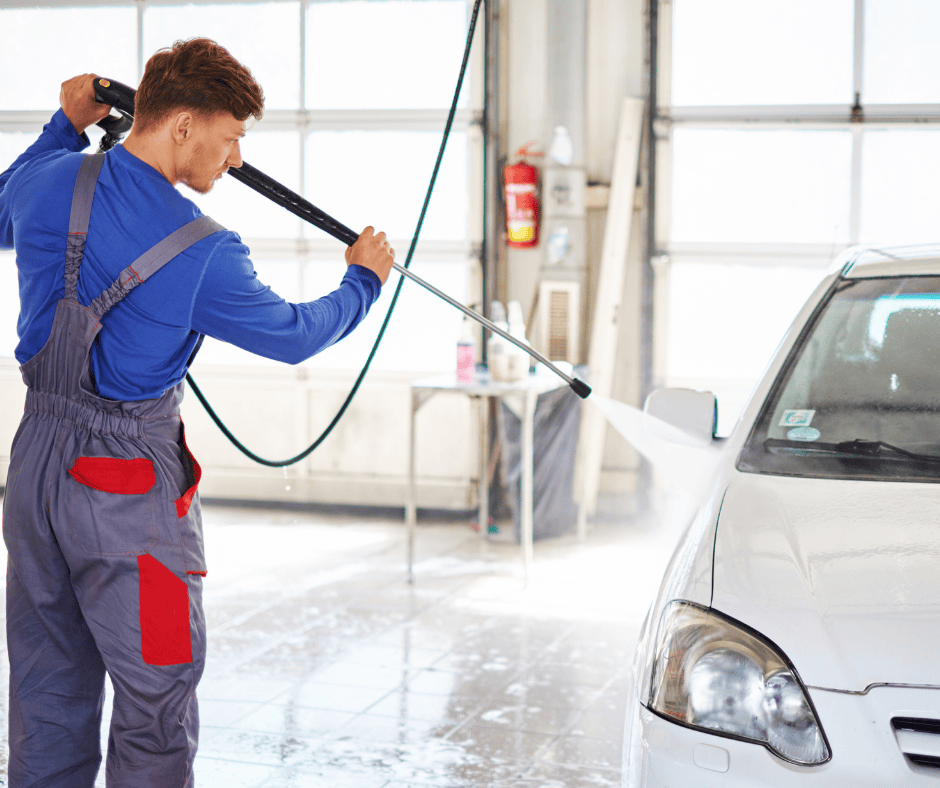 Come lavare l’auto in un autolavaggio senza contatto?